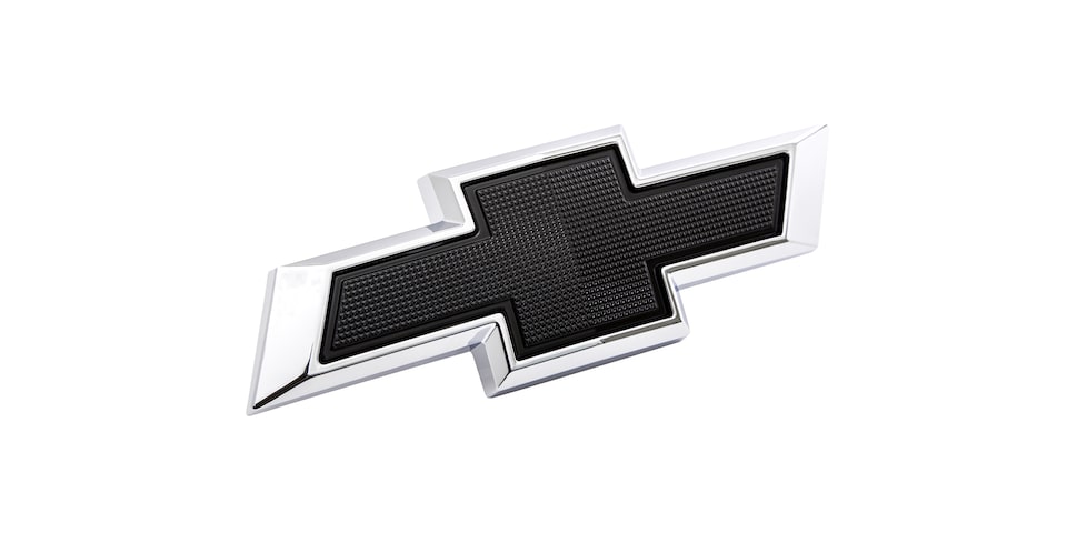 Emblema Chevrolet negro son accesorios para Chevrolet Silverado Turbo 2024, camioneta de trabajo